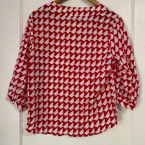 Fun patterned top - Picture 3 of 4